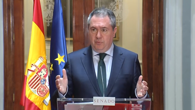 O voceiro do PSOE no Senado, Juan Espadas, na conferencia de prensa posterior á reunión da Xunta de Portavoces