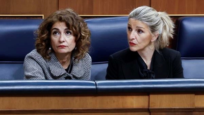 María Jesús Montero e Yolanda Díaz, este xoves no Congreso (EFE / Zipi)