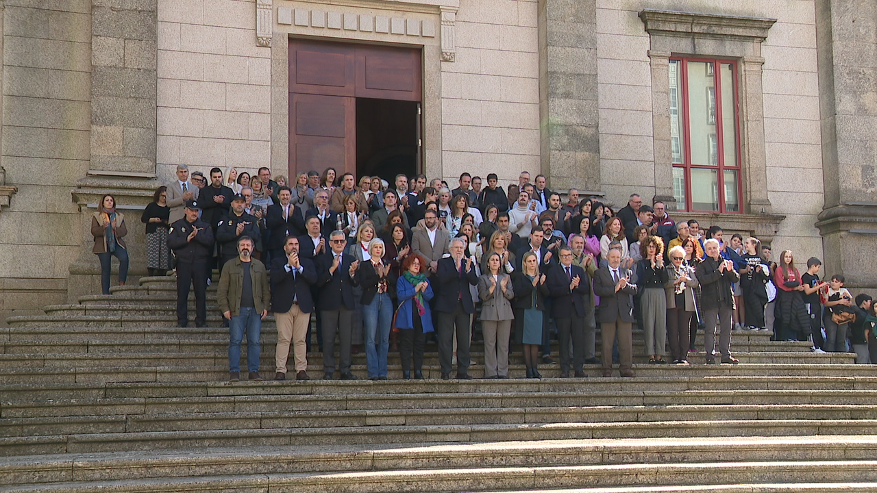Minuto de silencio no Parlamento de Galicia