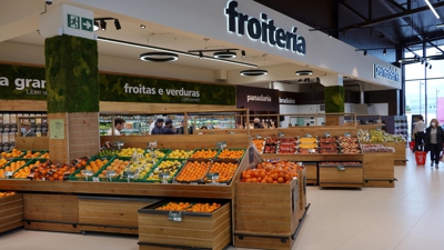 Posto de froita nun supermercado (Europa Press)