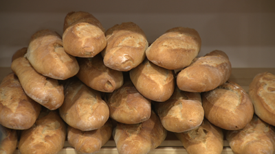 Algunhas panaderías subiron unha media de cinco céntimos por barra de pan