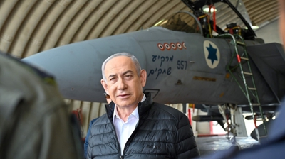 Netanyahu nunha visita á base aérea de Tel Nof/ FOTO: Kobi Gideon/GPO/dpa
