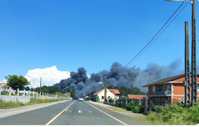 Vista do incendio desde a PO-552 en Carregal (Tomiño)