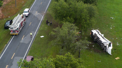 Autobús accidentado e servizos de emerxencia en Florida (REUTERS)
