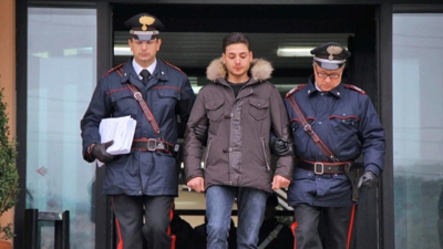 Andrea Bruni, suposto líder da 'Ndrangheta, durante a súa detención en 2010. (EFE/Francesco Arena)