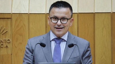 O conselleiro de Emprego, Comercio e Emigración, José González, este martes no Parlamento (EFE / Lavandeira Jr).