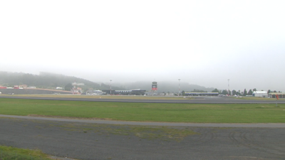A néboa mesta foi a protagonista durante toda a mañá no aeroporto de Alvedro