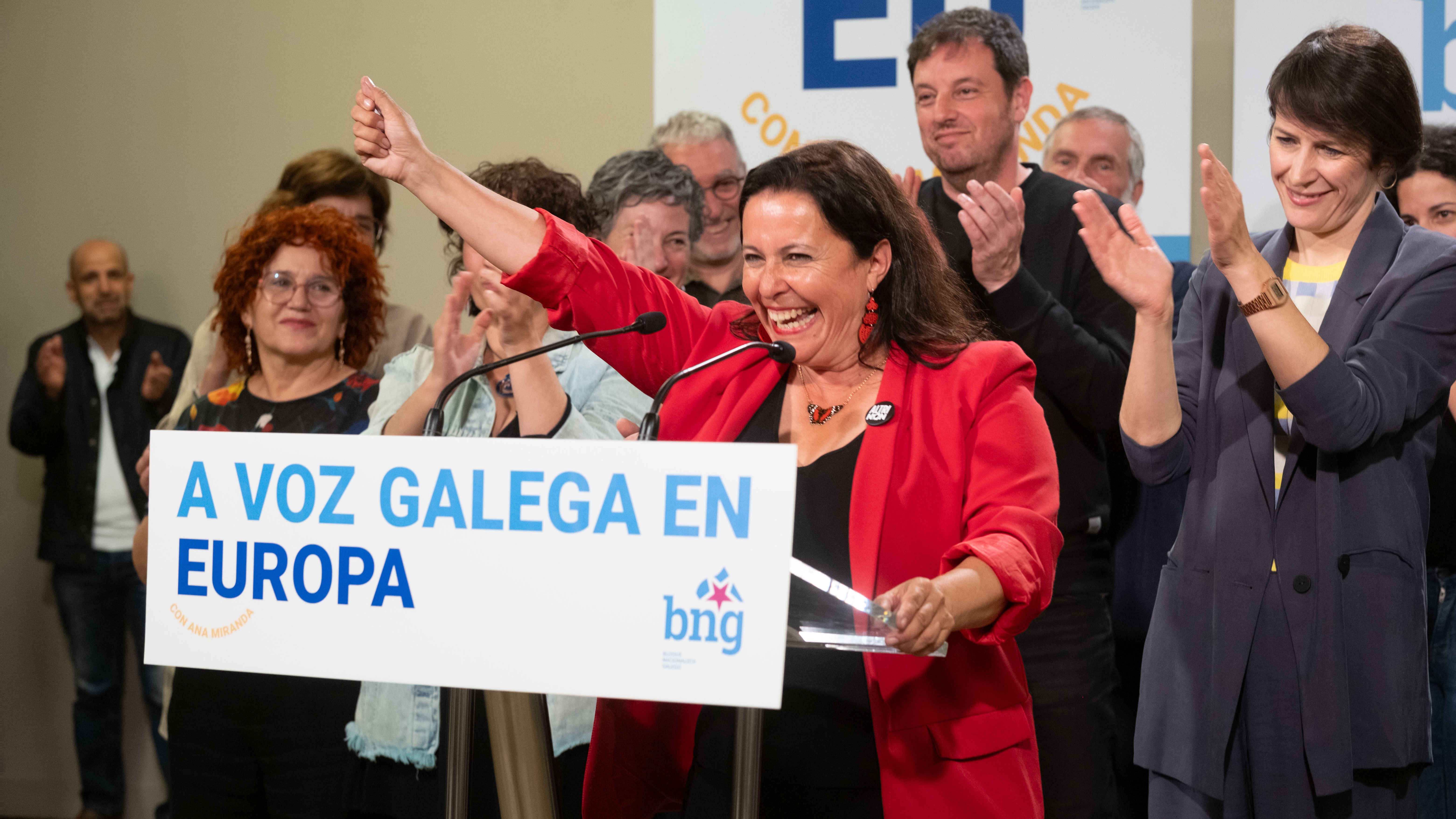 A flamante eurodeputada, Ana Miranda, celebrando os resultados do BNG o pasado 9 de xuño (EFE/Xurxo Martínez)