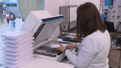 Os estudantes xa non precisan facer fotocopias, agora imprimen arquivos dixitais