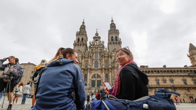 Turistas nas inmediacións da Catedral de Santiago (EFE/Lavandeira Jr)