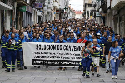 Manifestación dos traballadores de Navantia Ferrol esta mañá na cidade departamental (EFE/ Kiko Delgado)