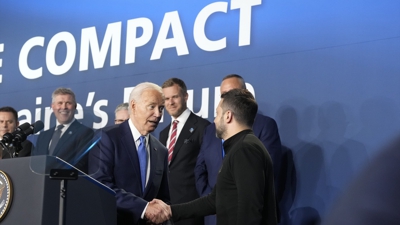 O presidente dos EUA Joe Biden e o ucraíno Volodimir Zelenski, nun acto de apoio a Ucraína no cumio da OTAN celebrado en Washington (Chris Kleponis / Europa Press)