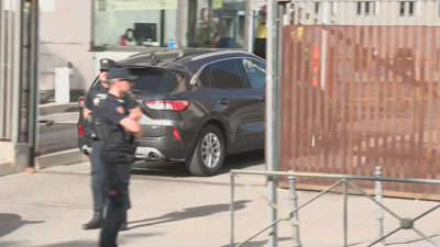 O vehículo en que viaxa Begoña Gómez este venres accedeu aos xulgados de Madrid polo garaxe