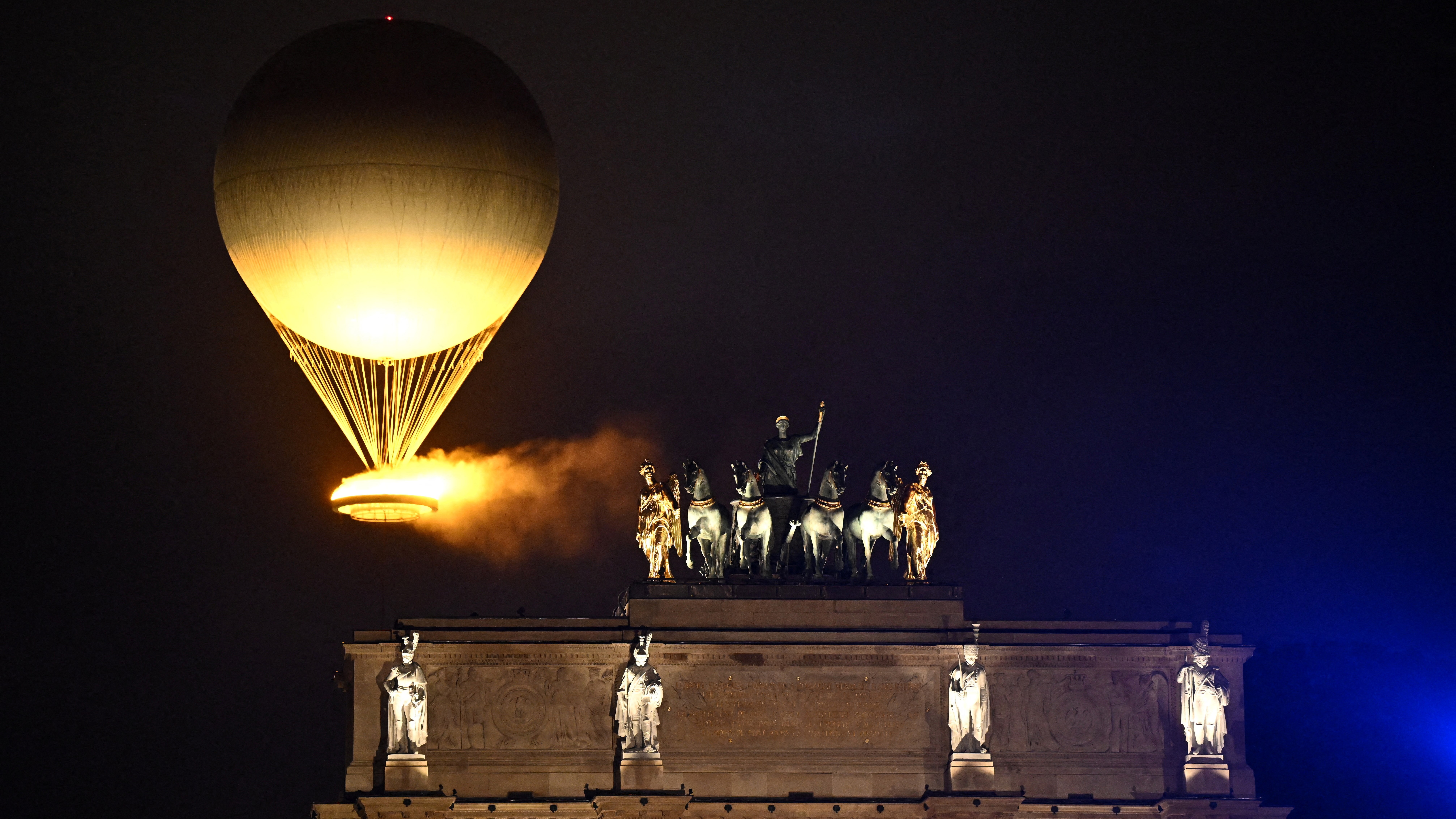 O globo aerostático co lume olímpico. REUTERS/Arlette Bashizi