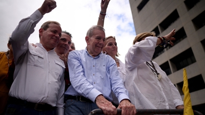 Edmundo González Urrutia nunha das marchas opositoras (Reuters/Gaby Oraa)