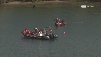 Embarcacións buscando os desaparecidos no río Douro / Cedida por RTP