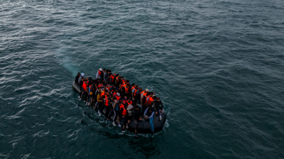 Imaxe dunha embarcación de migrantes no canal da Mancha o 6 de agosto (Reuters)