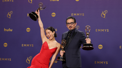 Anna Sawai e Hiroyuki Sanada gañan os Emmy a mellor actriz e mellor actor de drama por 'Shogun', unha das favoritas da noite (Mike Blake / Reuters)