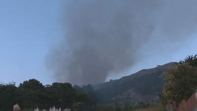 Incendio forestal en Mougás (Oia).