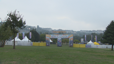 Entrada ao recinto do Caudal Fest no exterior do Pazo de Feiras de Lugo