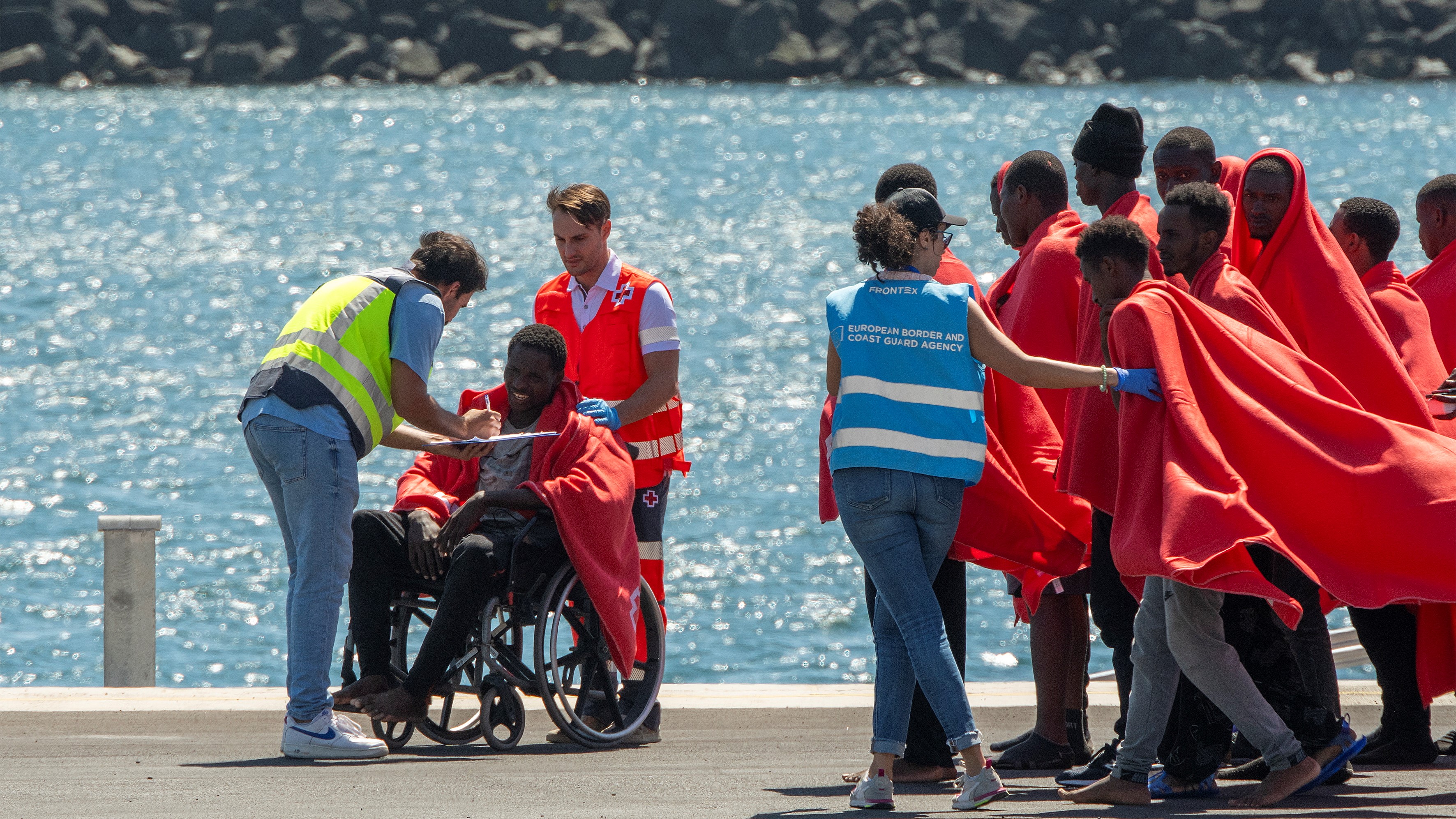 Migrantes á súa chegada a Lanzarote (EFE/Adriel Perdomo)