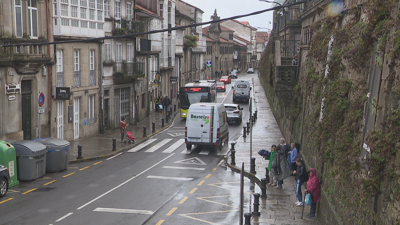 Imaxe da rúa Virxe da Cerca de Santiago de Compostela este xoves pola mañá